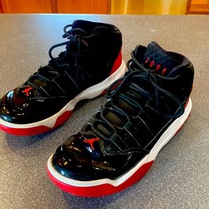 Boys Air Jordan’s. Size 7Y.